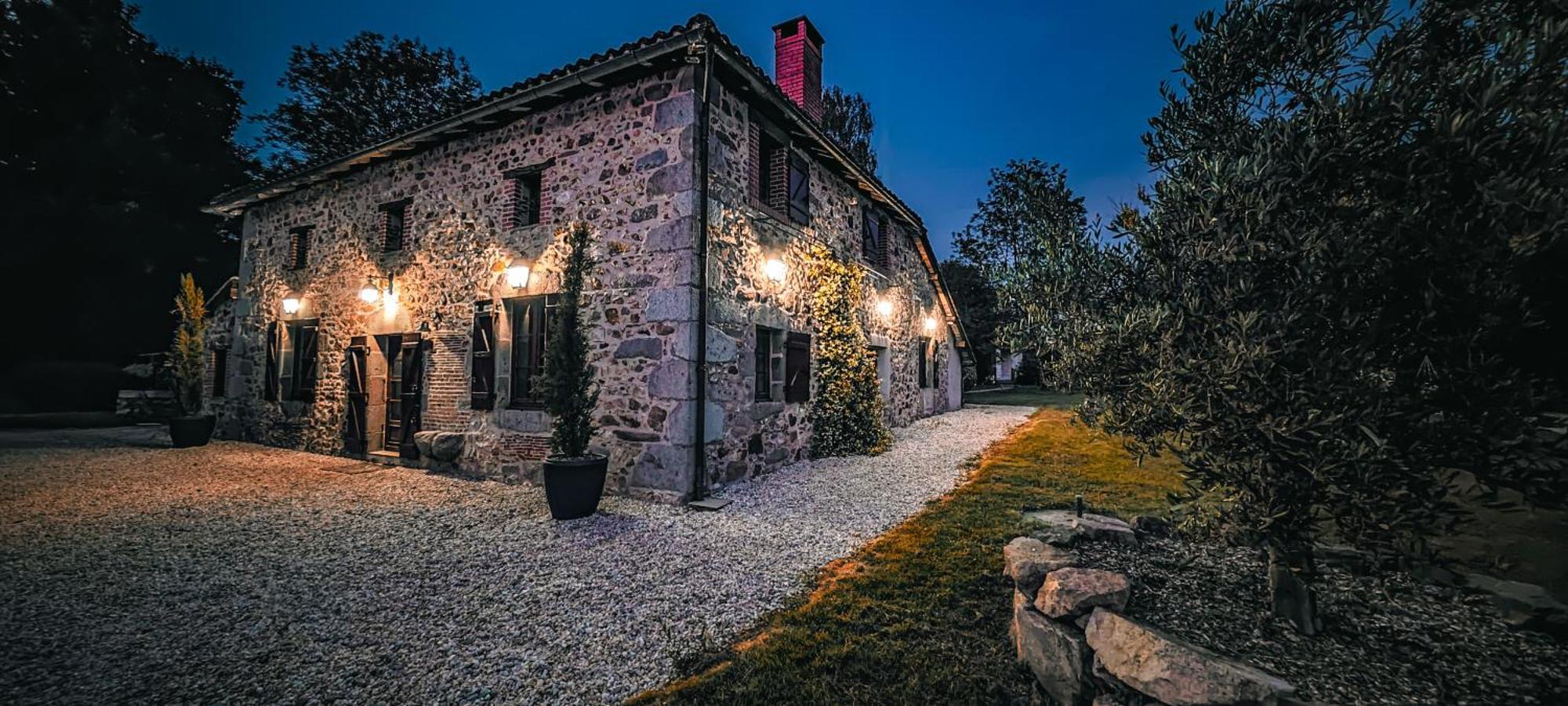 Villa Tagibao Avec Piscine Chauffee Et Spa Lesterps Exterior foto